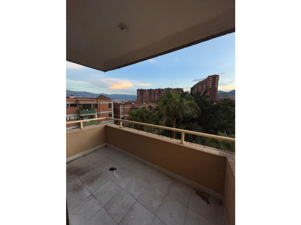 AMPLIO APARTAMENTO URB. PAYSANDU - CALASANZ EN VENTA F473 — foto 3