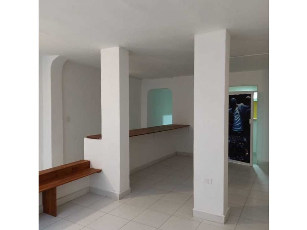 Se vende y se arrienda amplio local comercial 186m2, centro histórico — foto 4