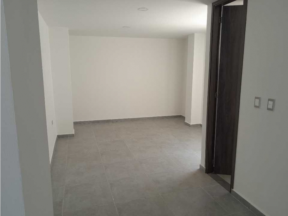 Amplio local comercial de 60m2 sobre vía principal, san francisco - 3