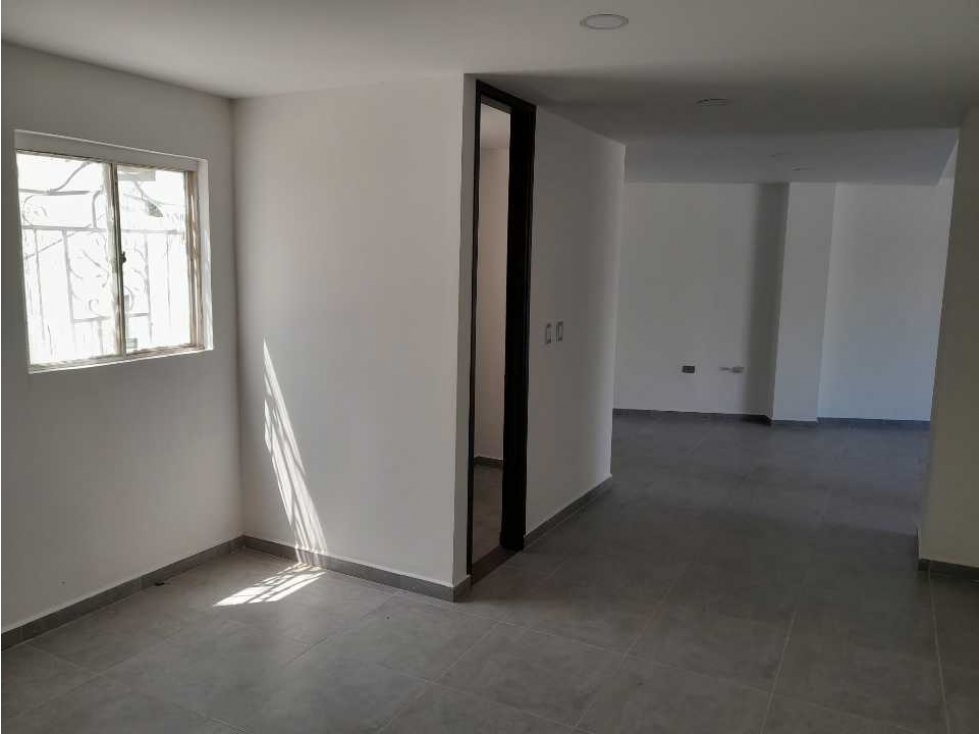 Amplio local comercial de 60m2 sobre vía principal, san francisco - 4