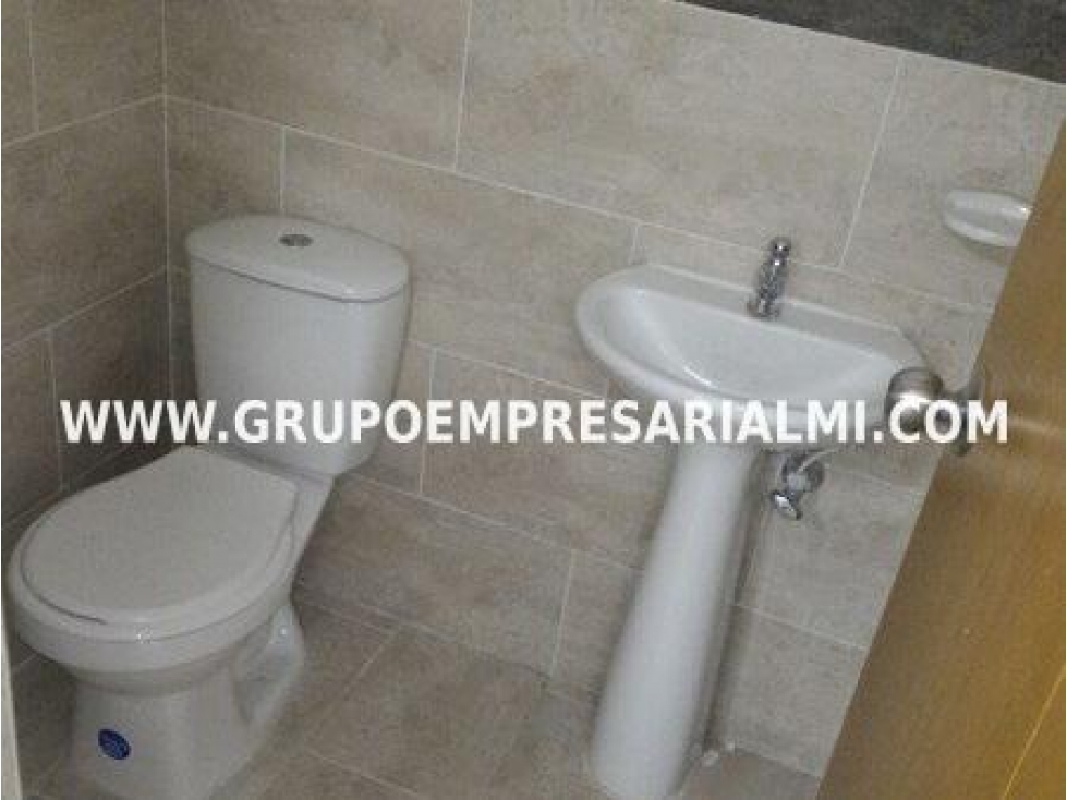 AMPLIO LOCAL EN ARRIENDO - SECTOR SANTA ANA COD: 31702 - 5