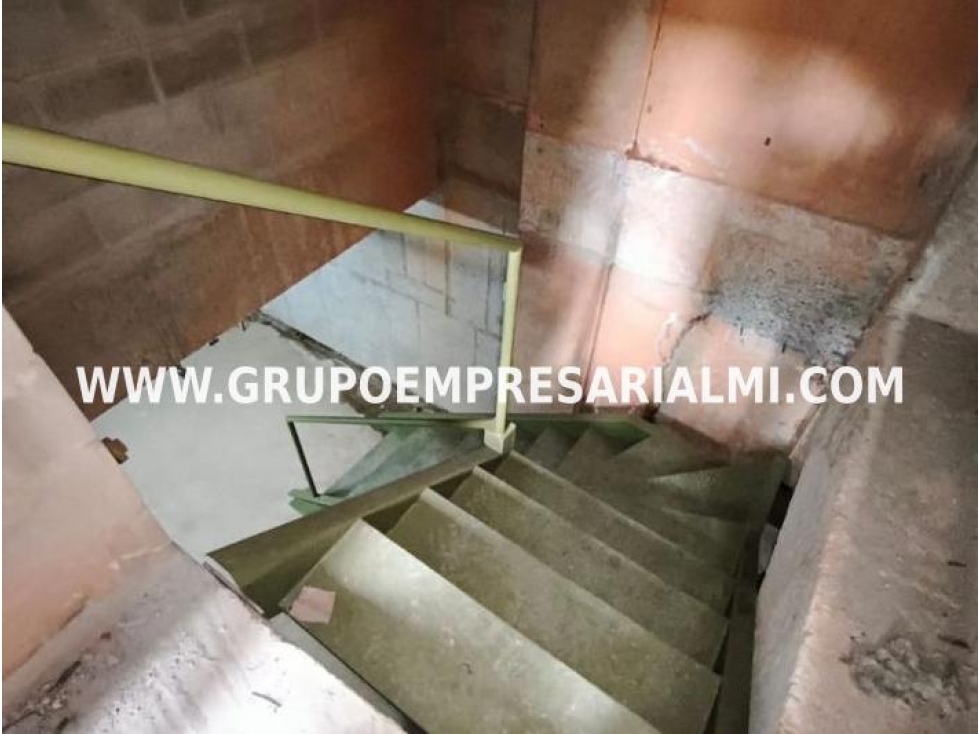 AMPLIO LOCAL EN ARRIENDO - SECTOR MAYORCA COD: 33570 - 6