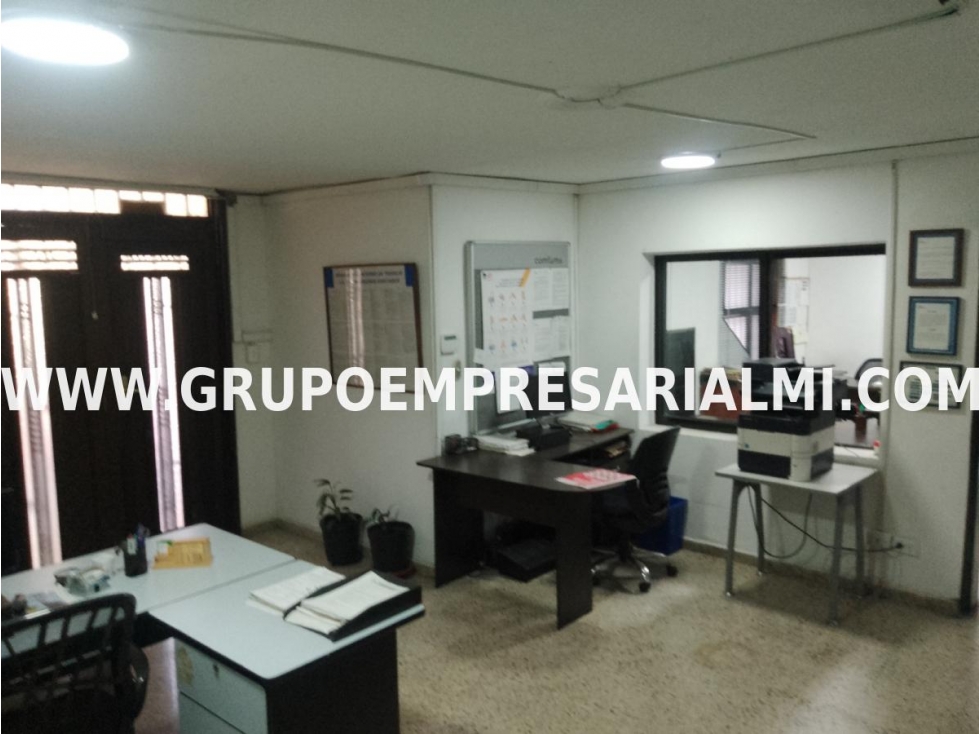 AMPLIO LOCAL EN VENTA - SECTOR LA AMÉRICA COD: 32356