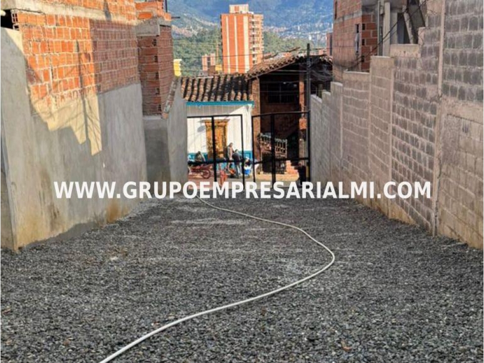 AMPLIO LOTE EN VENTA - SECTOR VILLAFLORA , ROBLEDO COD: 33676