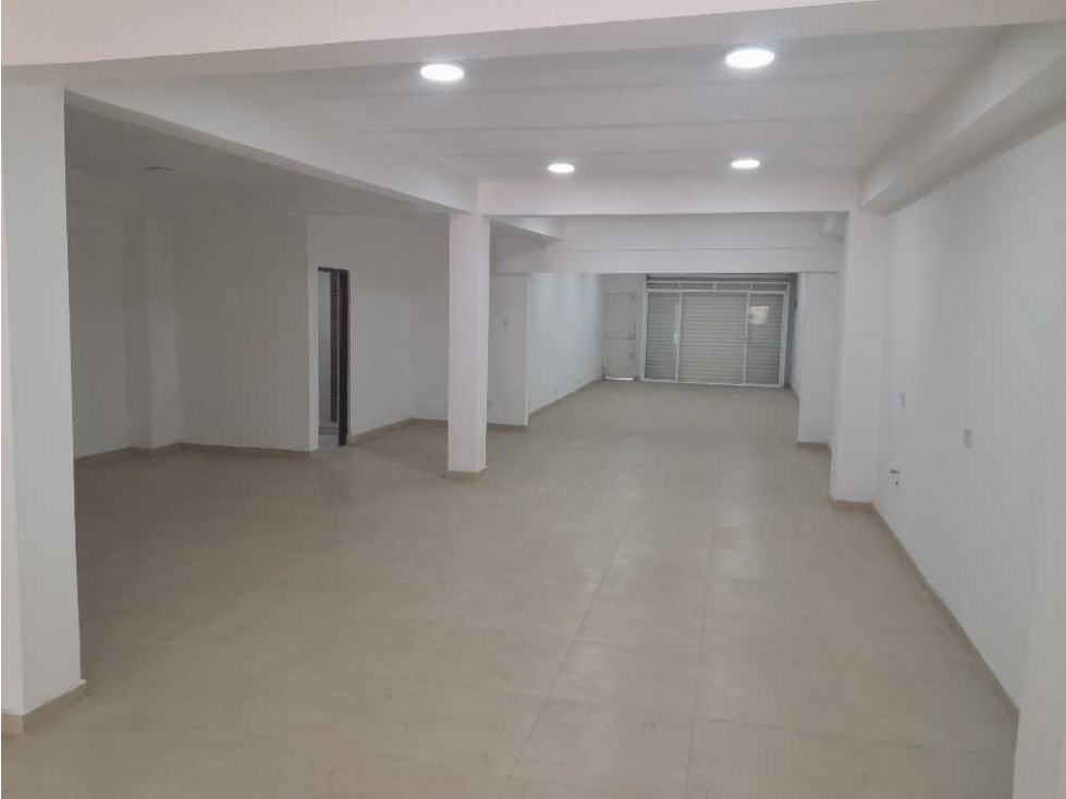 Se venden y se arriendan 2 locales con amplio terreno,378m2, carrera 4