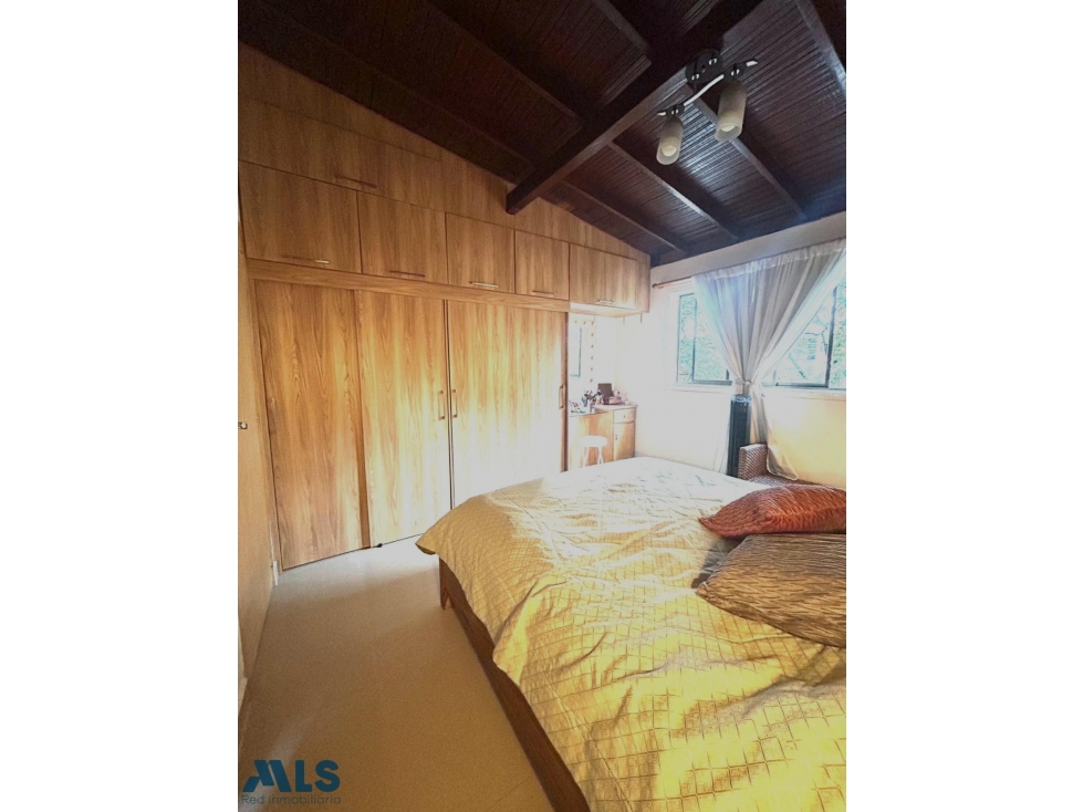 Amplio y cómodo! Apartamento de 3 alcobas y excel...(MLS#269299)