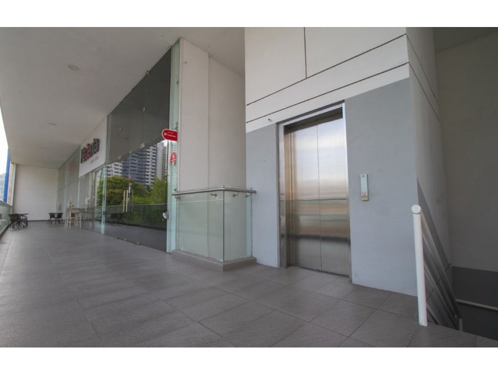 Alquiler de local comercial en San Francisco, Calle 76 — foto 3