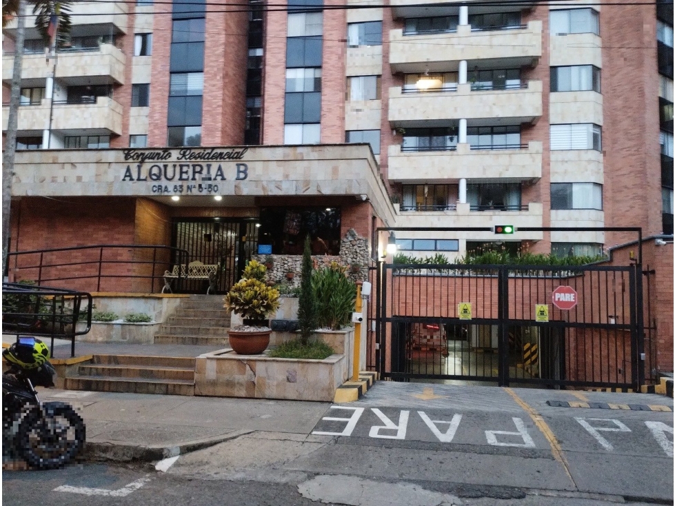 AP 302 D CON LA ALQUERIA AG B CR 83 6 50
