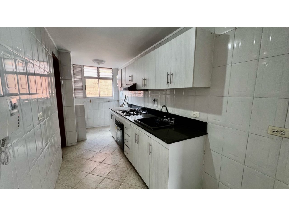 APARTAMENTO EN LAURELES SECTOR SANTA TERESITA — foto 5