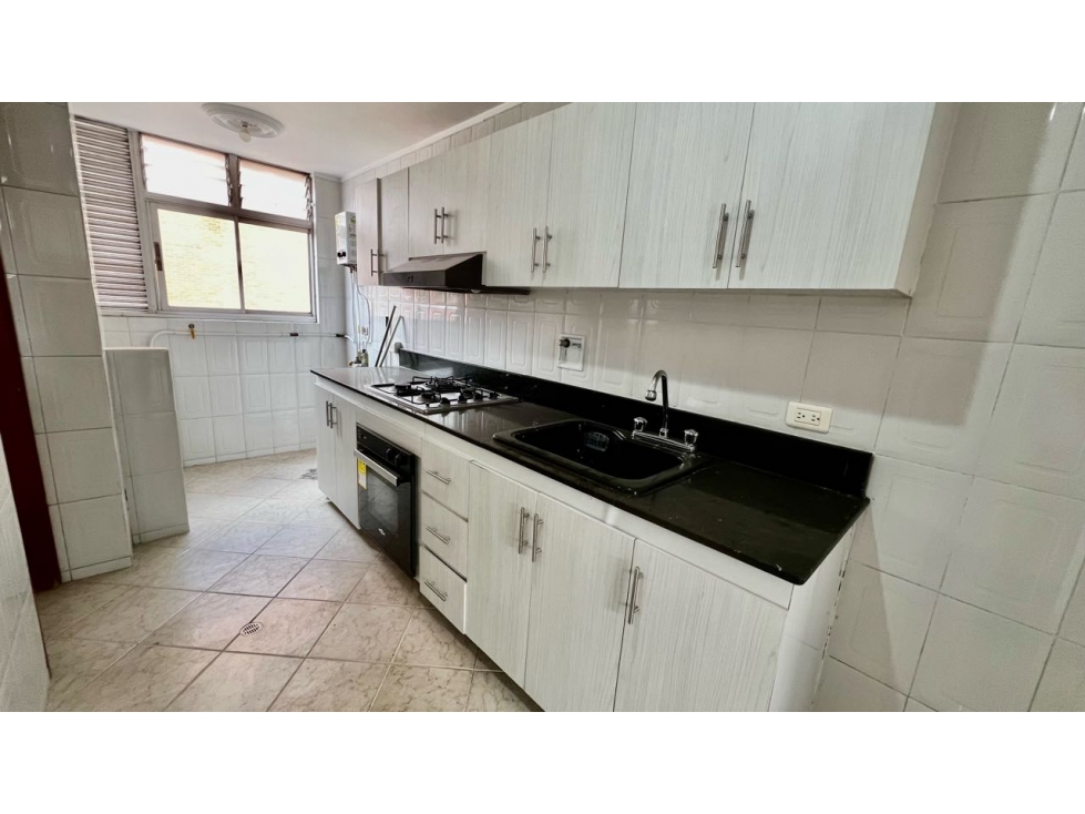 APARTAMENTO EN LAURELES SECTOR SANTA TERESITA — foto 6