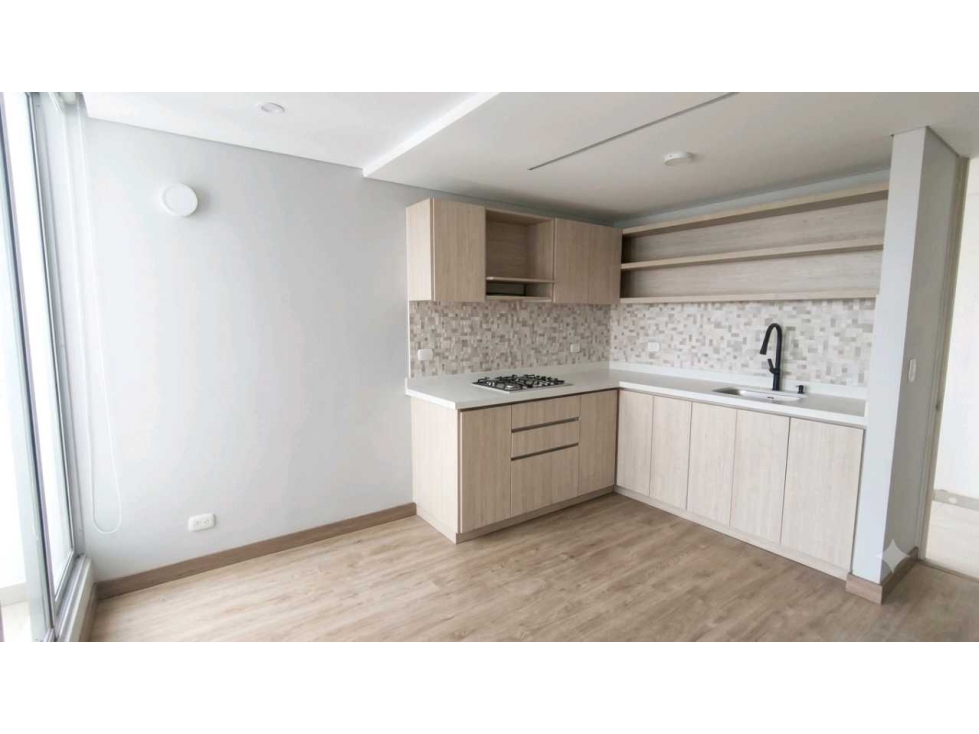 APARTA ESTUDIO VENTA TORRE FUNDADORES PISO 13 — foto 2