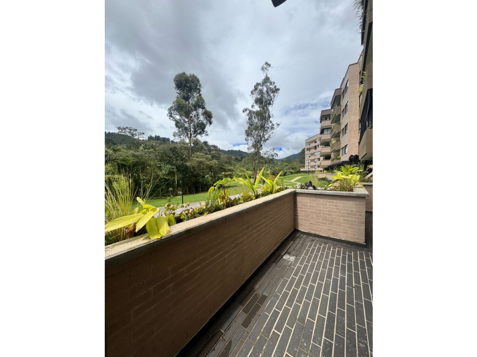 Aparta estudio con terraza en el retiro