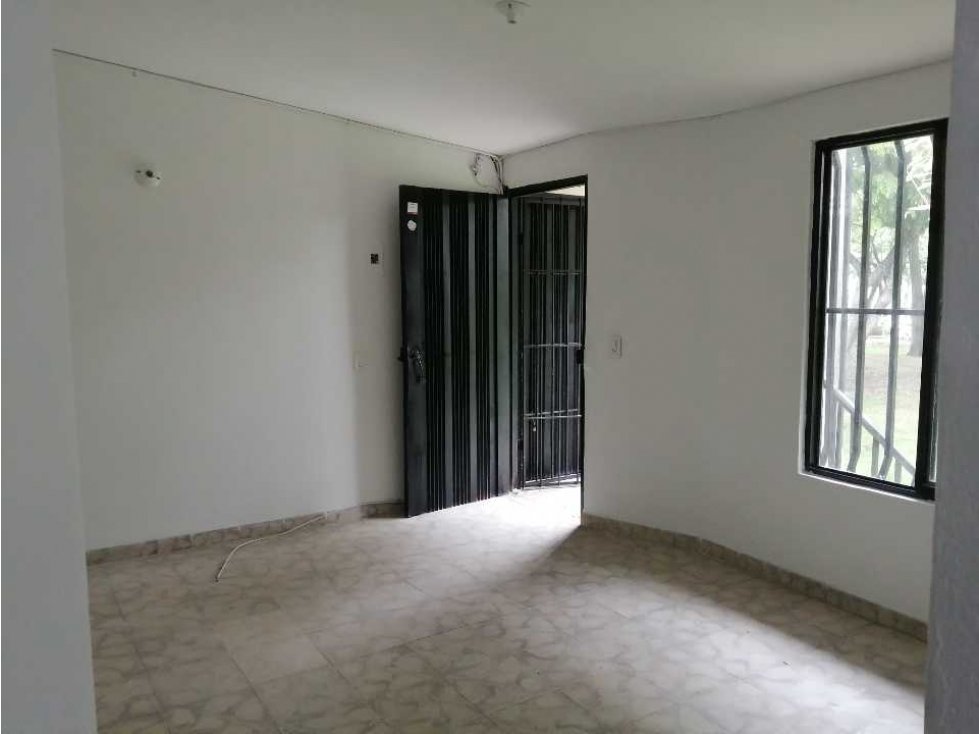 APARTA ESTUDIO EN ALQUILER AL ORIENTE DE CALI BARRIO CIUDAD CÓRDOBA — foto 2