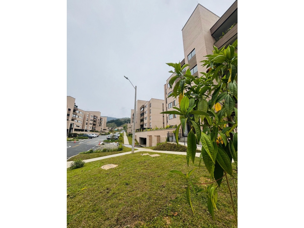 Aparta estudio en Urbanización cerrada El Retiro — foto 2