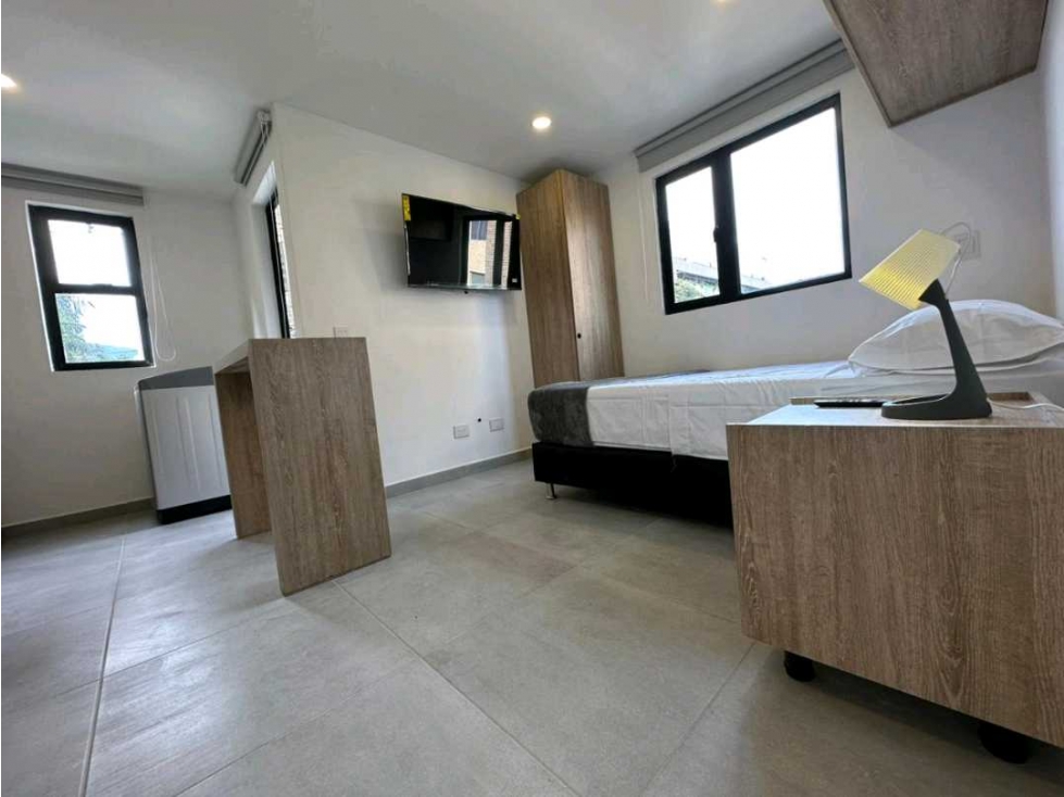 APARTAESTUDIO AMOBLADO CON BALCÓN CENTRO COMERCIAL LOS MOLINOS
