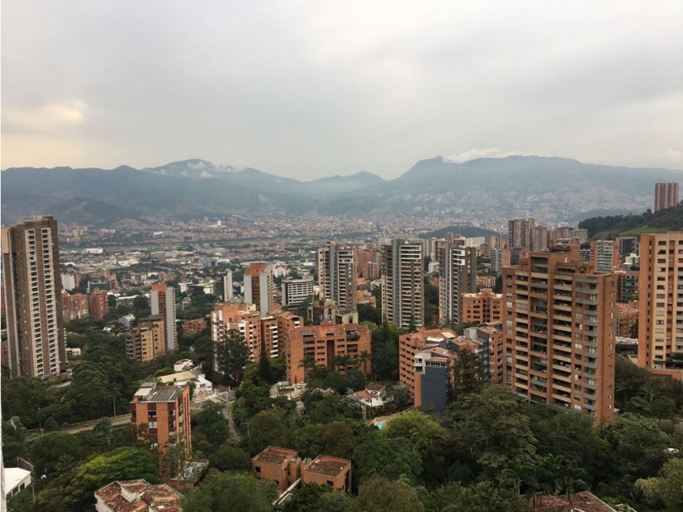 Apartaestudio amoblado Moderno cerca al tesoro el poblado con vista — foto 3