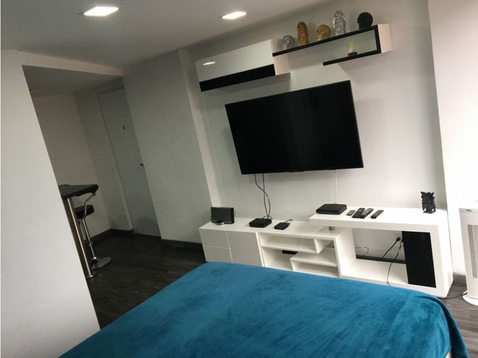 Apartaestudio amoblado Moderno cerca al tesoro el poblado con vista — foto 4