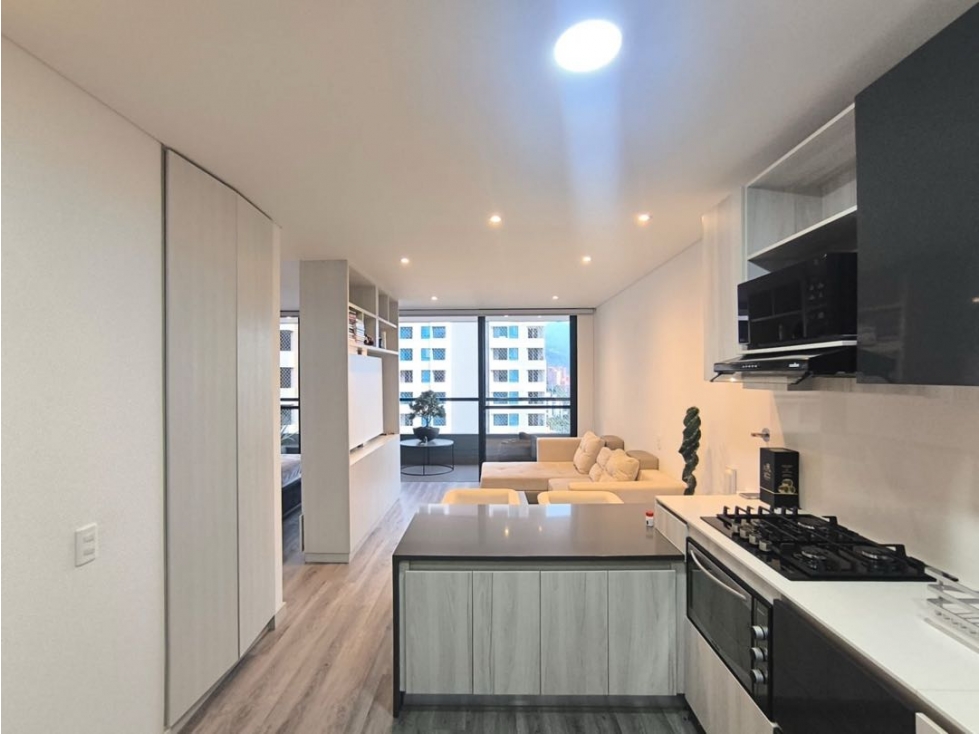 Apartaestudio en Via Linares, cerca al TESORO, piso muy alto. — foto 6