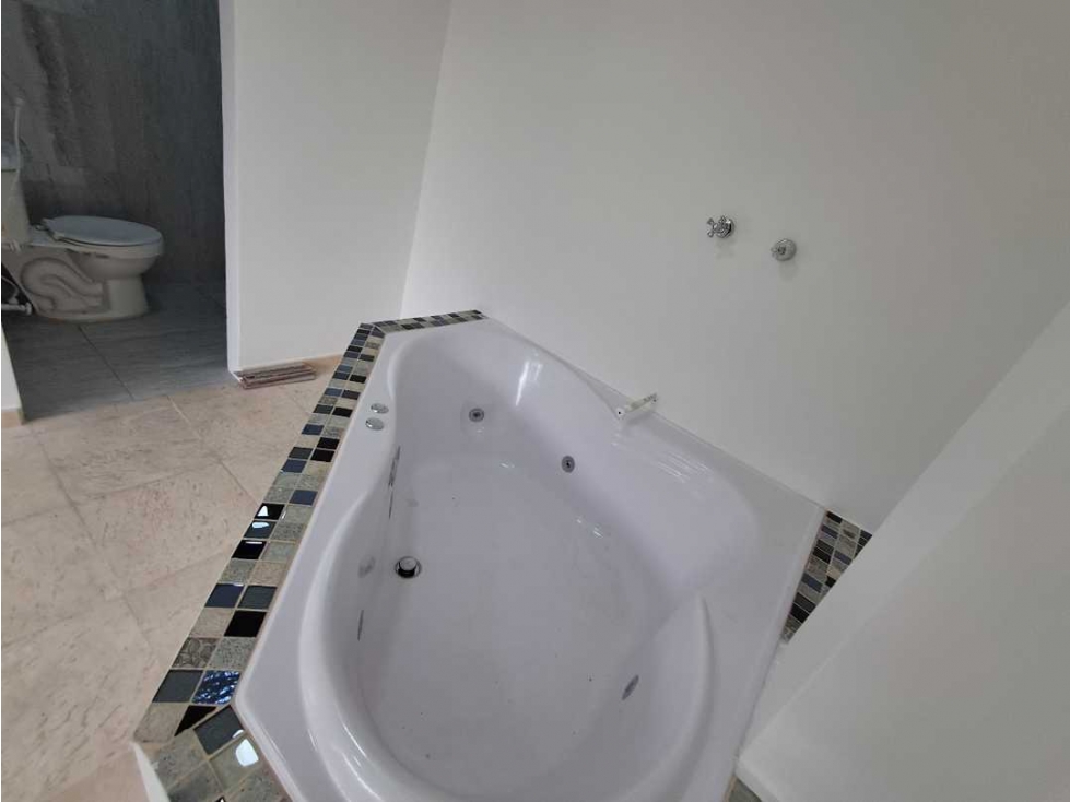 Apartaestudio con Jacuzzi transversal inferior Poblado — foto 5