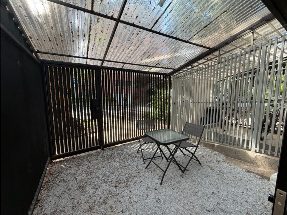 Apartaestudio amoblado en alquiler en Laureles — foto 2