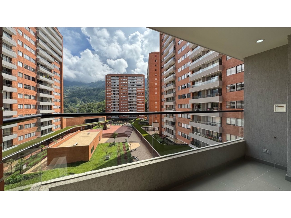 Apartaestudio en Arriendo en Loma de las Brujas, Envigado Estrato 5