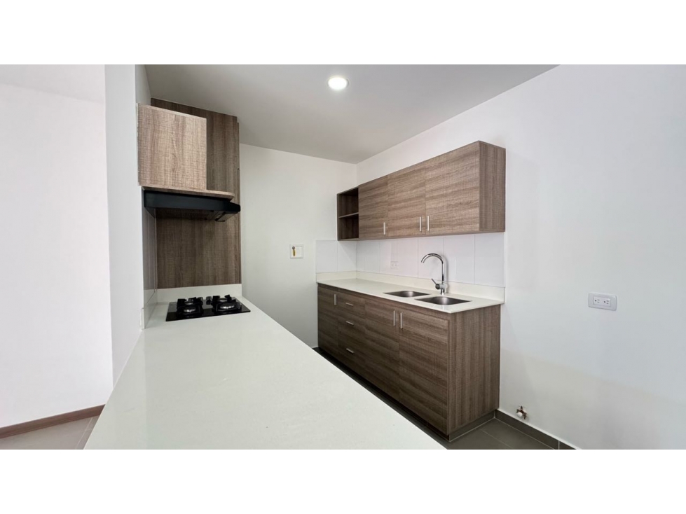 Apartaestudio en Arriendo en Loma de las Brujas, Envigado Estrato 5 — foto 3