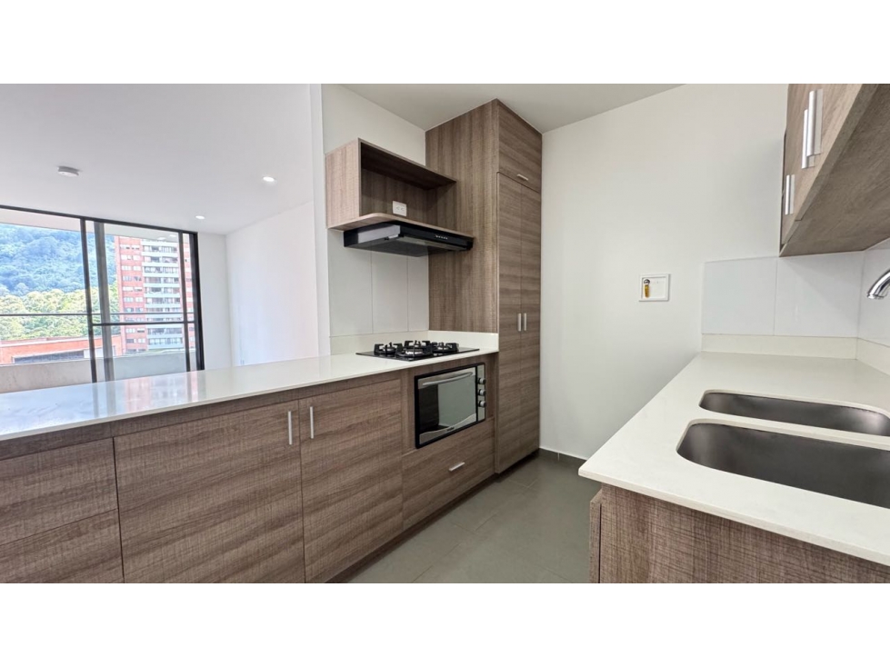 Apartaestudio en Arriendo en Loma de las Brujas, Envigado Estrato 5 — foto 6