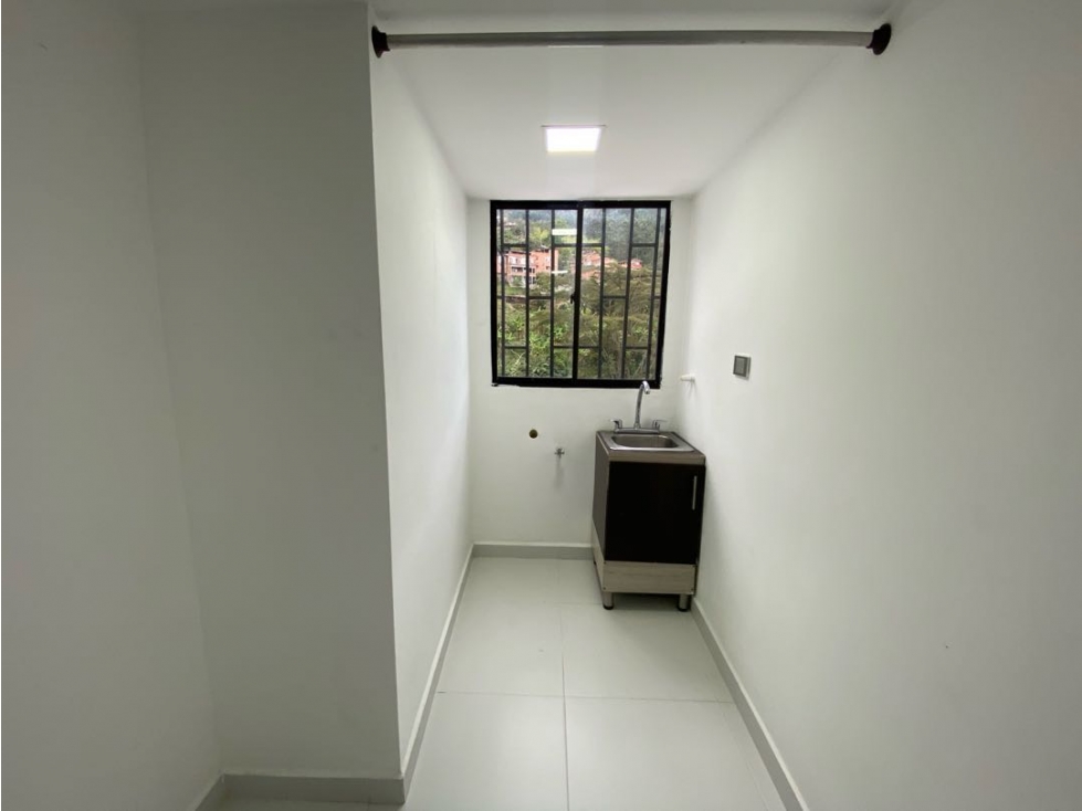 Apartaestudio en Arriendo en Belen Aguas Frias Medellín — foto 4