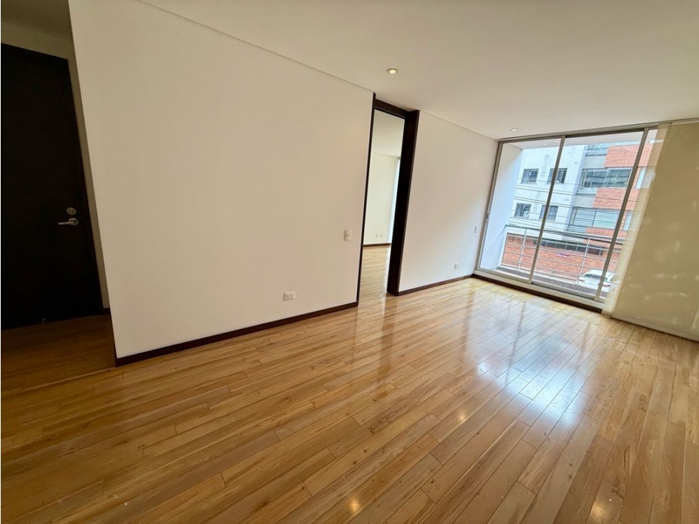 Apartaestudio en arriendo en Chicó 50 m² — foto 2