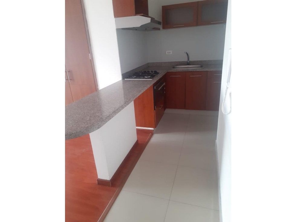 Apartaestudio en arriendo en Iwoka, Bogotá, parqueadero y admin — foto 3