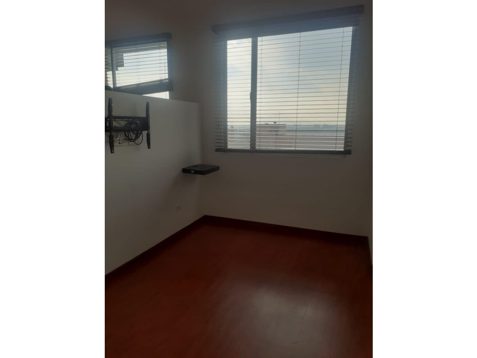 Apartaestudio en arriendo en Iwoka, Bogotá, parqueadero y admin — foto 6