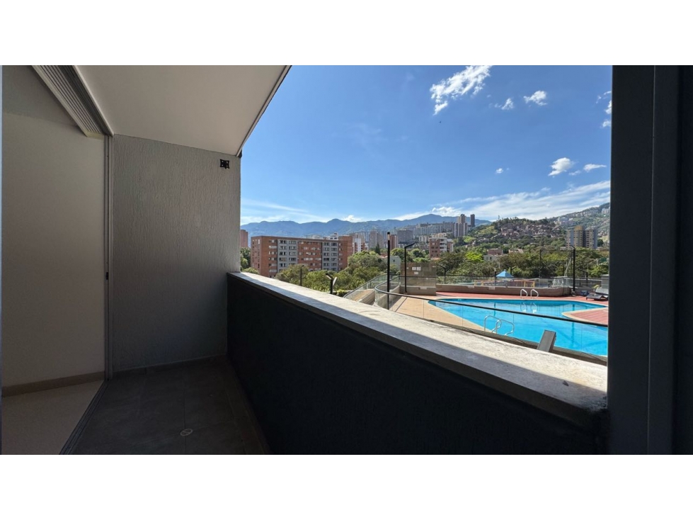 Apartaestudio en Arriendo en San Germán - Los Colores, Medellín — foto 2