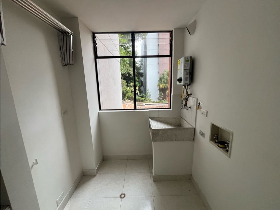 Apartaestudio en arriendo loma san Julián — foto 2