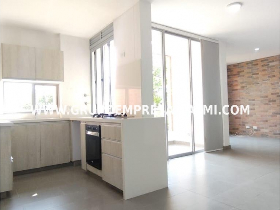 APARTAESTUDIO EN ARRIENDO - SECTOR LOMA DE LAS BRUJAS COD: 30498