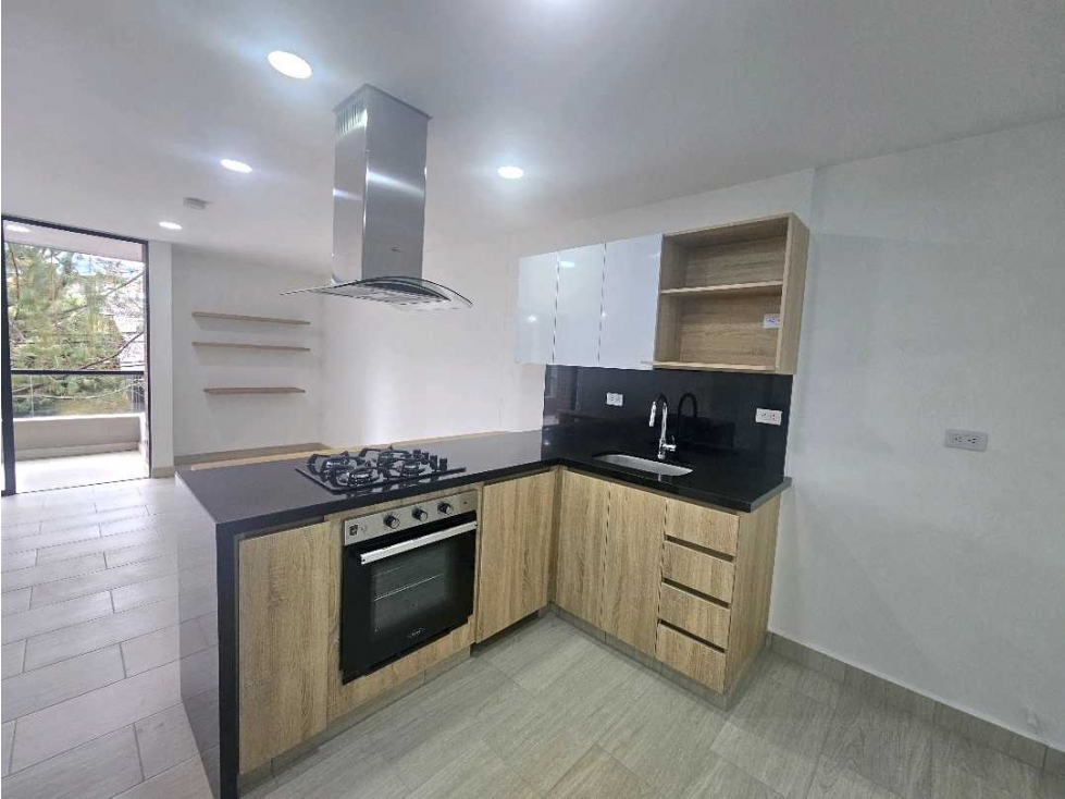 APARTAESTUDIO EN EL RETIRO — foto 4