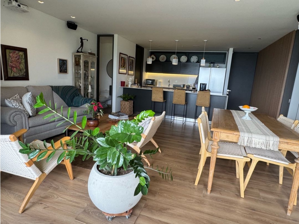 Apartamento en el Poblado Las Palmas con hermosa vista