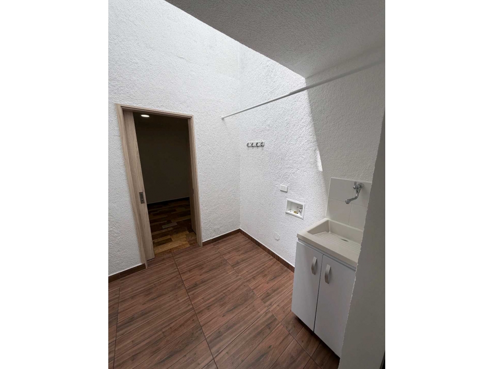 APARTAESTUDIO EN RENTA ( SERVICIOS INCLUIDOS ) ALCALA ENVIGADO — foto 5
