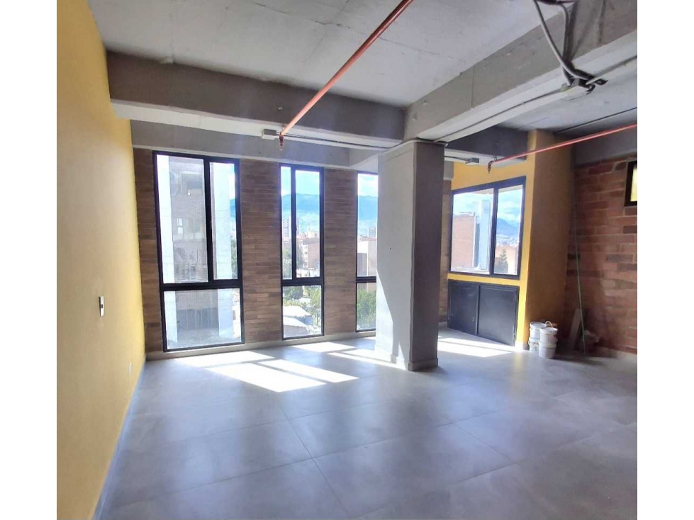APARTAESTUDIO EN VENTA CON PARQUEADERO LAURELES R.CORTAS MEDELLIN