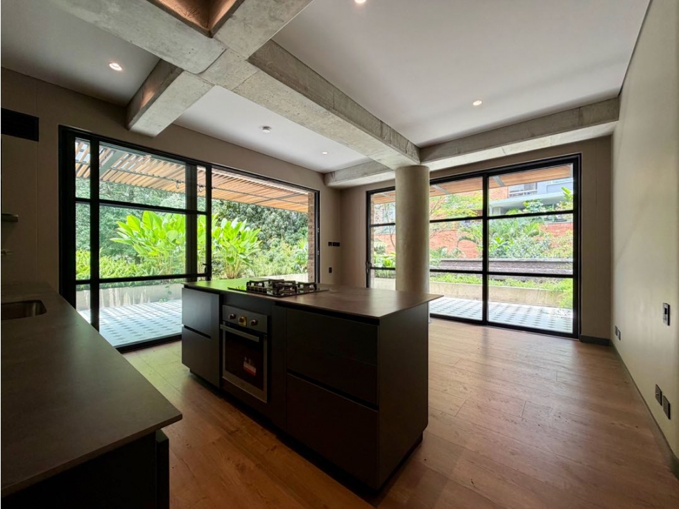 Apartaestudio nuevo en venta Poblado Castropol