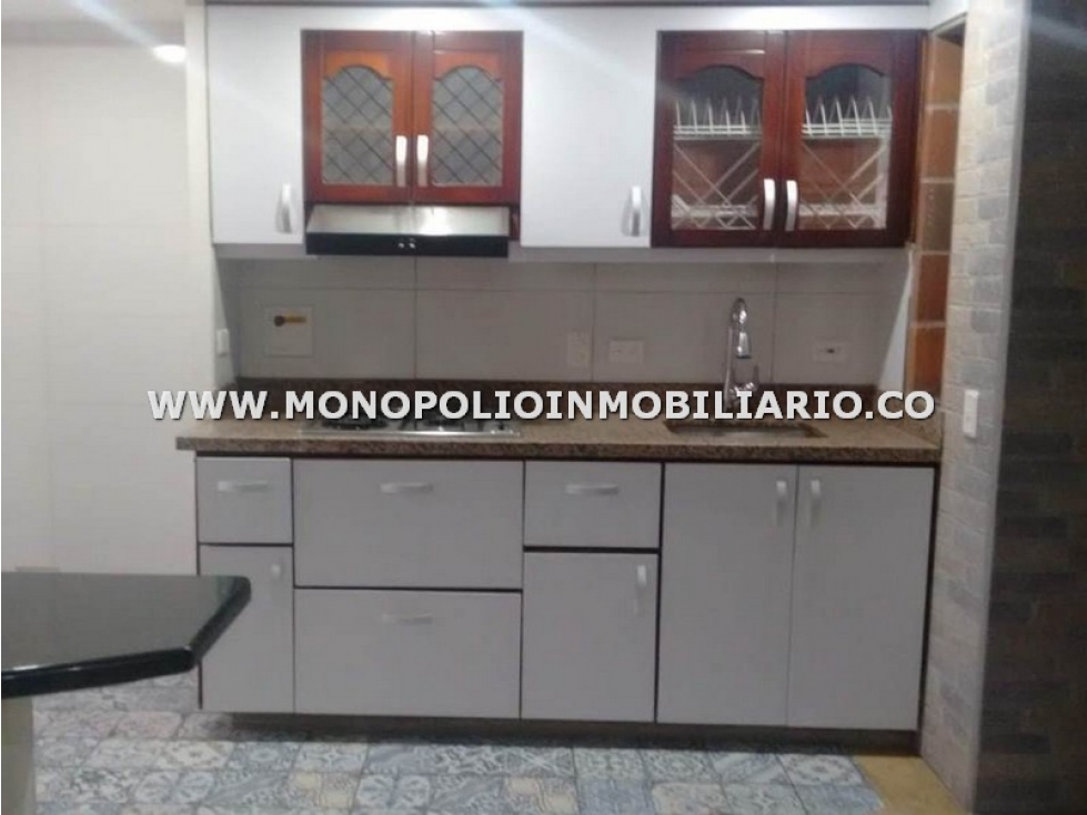 APARTAESTUDIO INTERNO EN VENTA - SECTOR LORENA, LAURELES COD: 25419