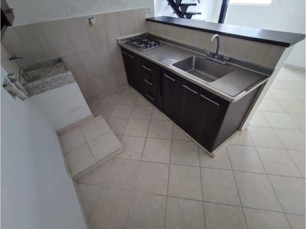 APARTAESTUDIO INTERNO EN VENTA SALVADOR, MEDELLIN PISO 3 — foto 4