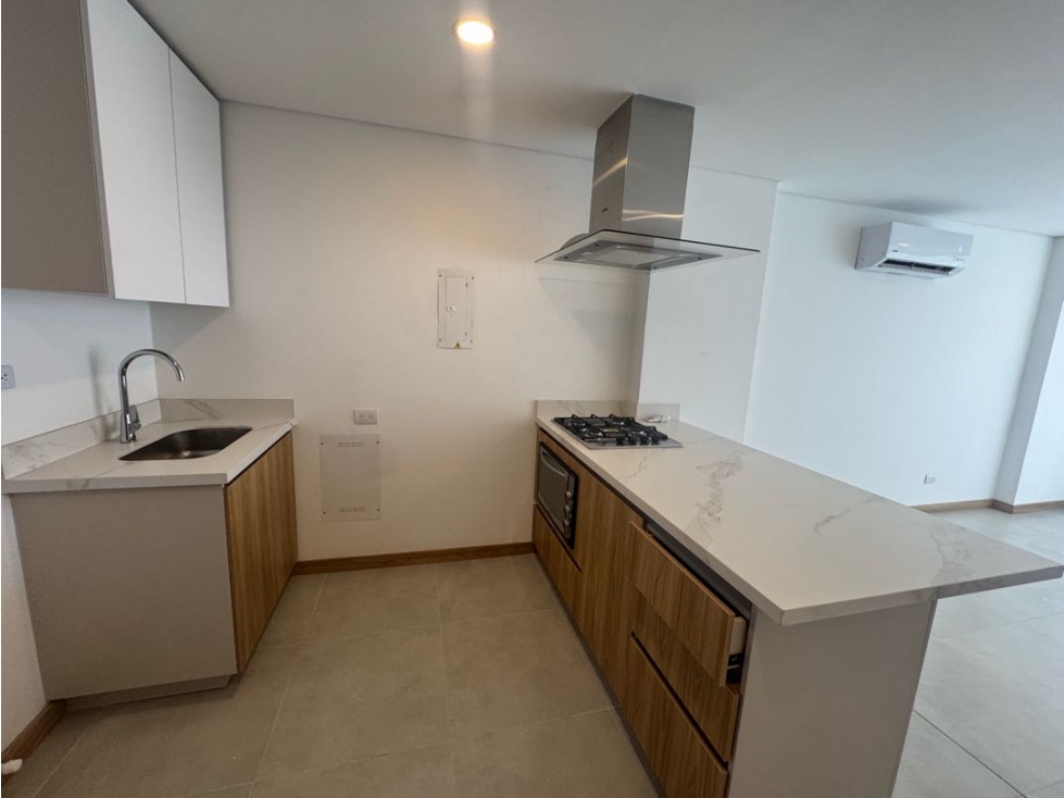 APARTAESTUDIO LUXURY AIRES Y CORTINAS SIMPLICITY PORTAL DE GENOVES — foto 3