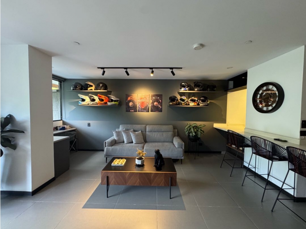 Apartaestudio moderno en venta Envigado Loma Las Brujas amplio balcón — foto 4