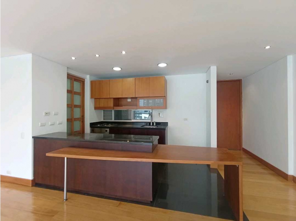 APARTAESTUDIO PARA LA RENTA EN EL POBLADO SECTOR SAN FERNANDO PLAZA — foto 2