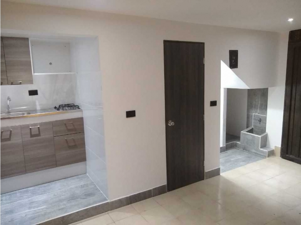 APARTAESTUDIO PRIMER PISO, CASTELLANA IDEl PARA INVERSIÓN — foto 4