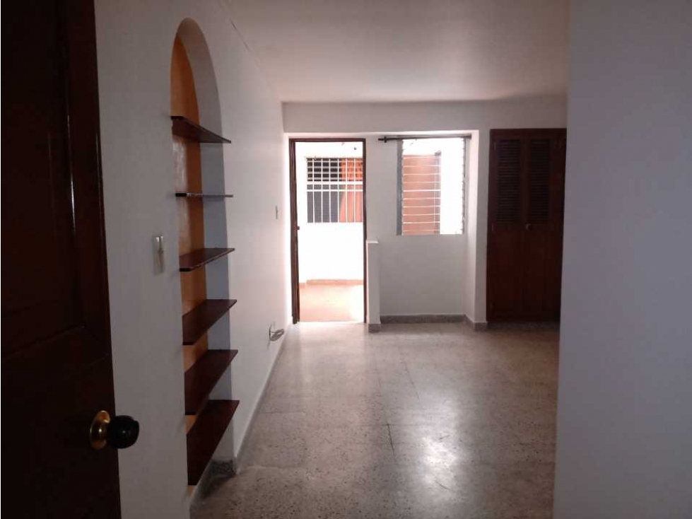 Belén Nogal aparta estudio área 50 ms INCLUIDO SERVICIOS — foto 4