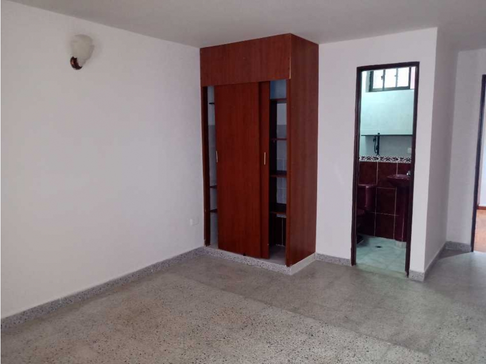 Belén Nogal aparta estudio área 50 ms INCLUIDO SERVICIOS — foto 5