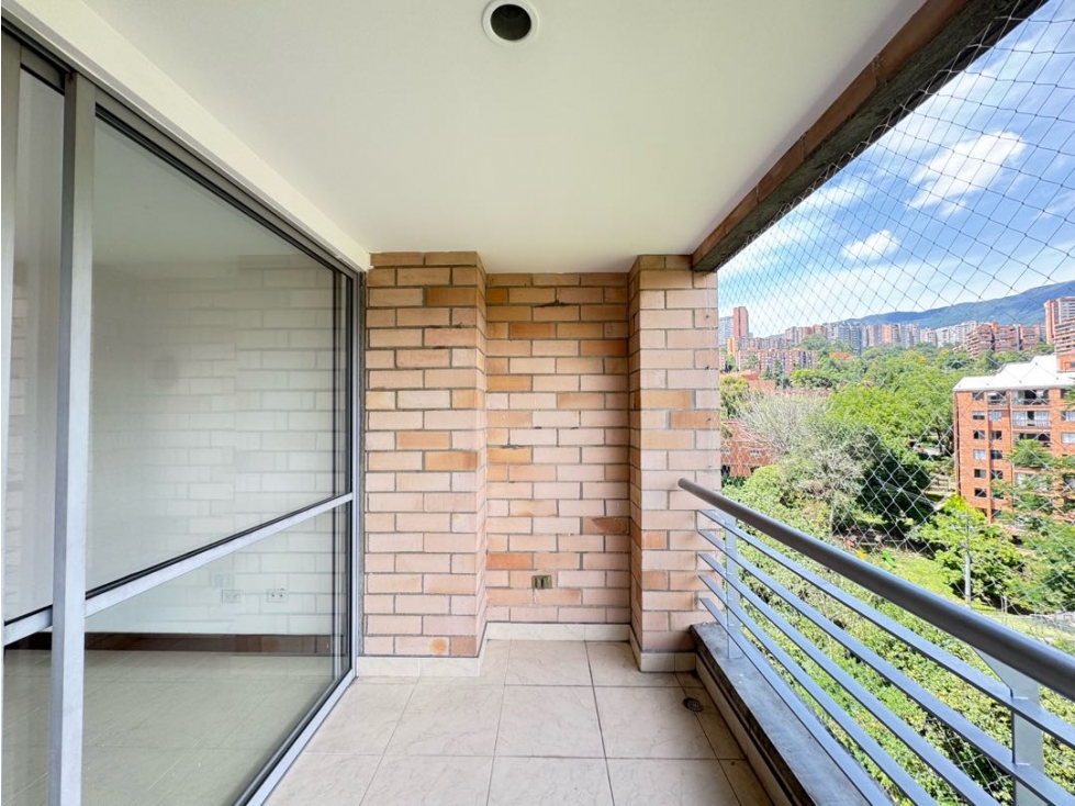 Apartamenro en arriendo Envigado El Escobero parte baja vista a verde — foto 2
