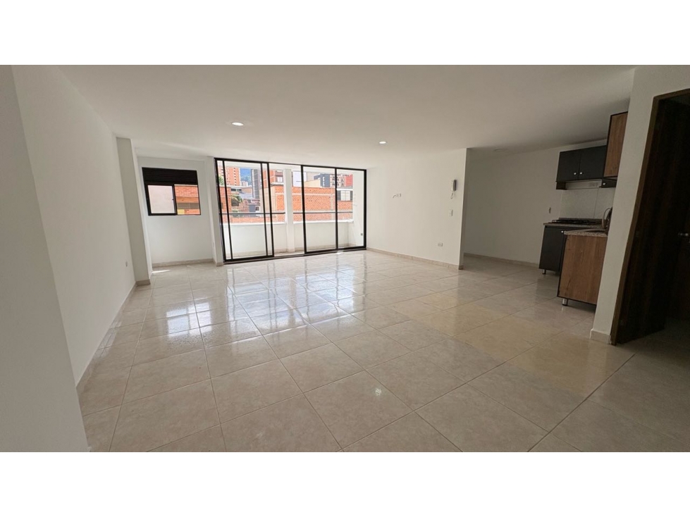 Apartamenro en venta a una cuadra del parque de SABANETA