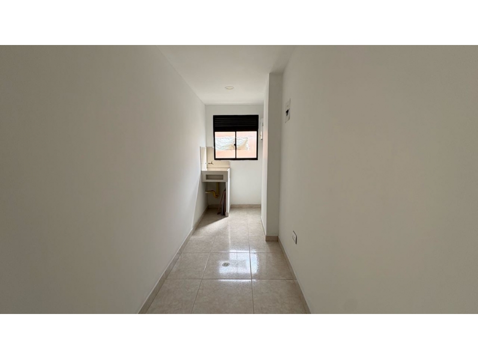 Apartamenro en venta a una cuadra del parque de SABANETA — foto 3